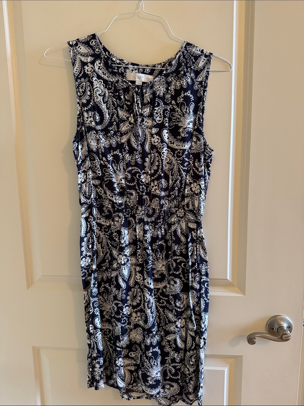LOFT Navy and White Paisley Midi Dress. Size:  Small. Good condition